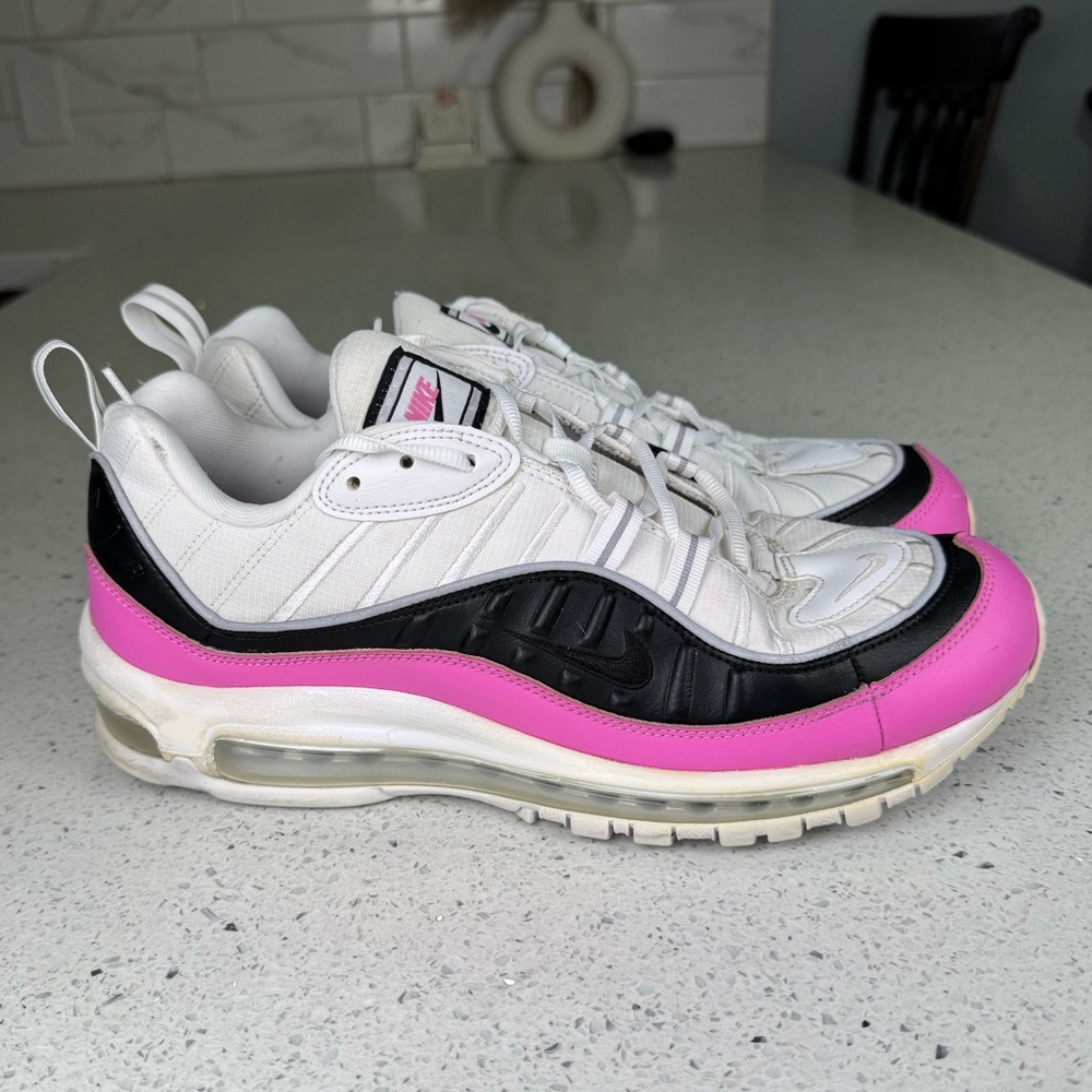 Nike Womens Air Max 98 SE size 12 Running Shoes White Black